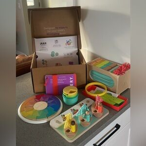 Lovevery ‘The Analyst’ 46,47,48 Month Playkit